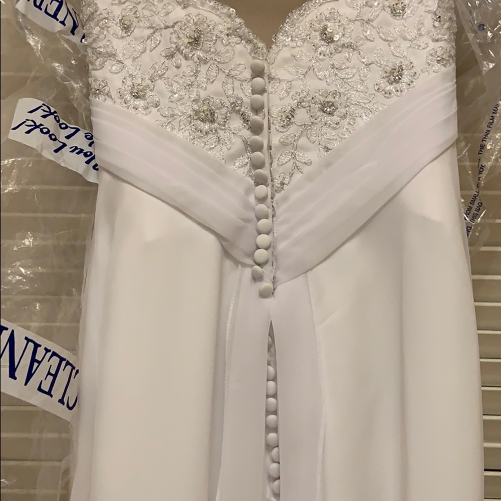 Morilee by Madeline Gardner Wedding gown - Picture 13 of 16